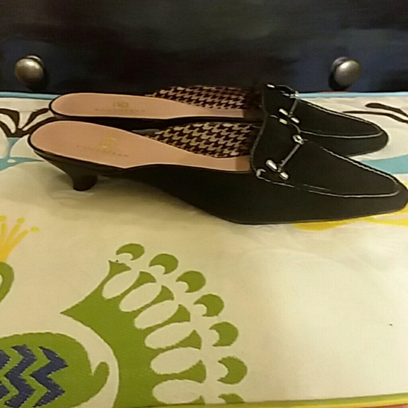 size 8 b cole haan black kitten mules like new - Picture 4 of 5